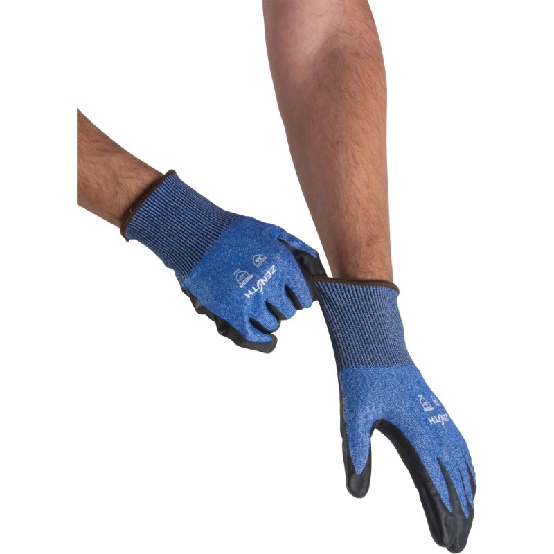 SCNSHO182-2.jpg